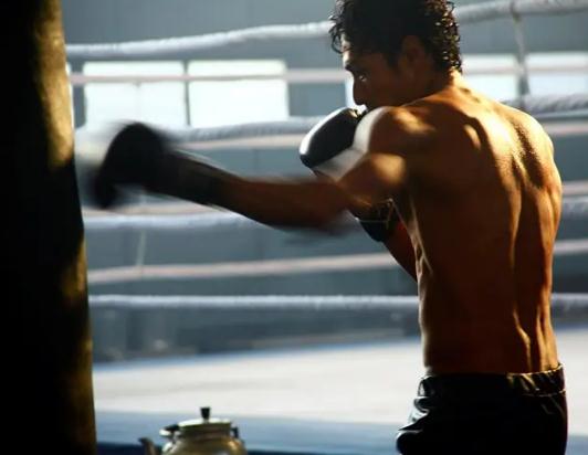 热血励志!日本电影《明日之丈》拳击场面精彩,力石金龙飞,漫画改编,感动人心