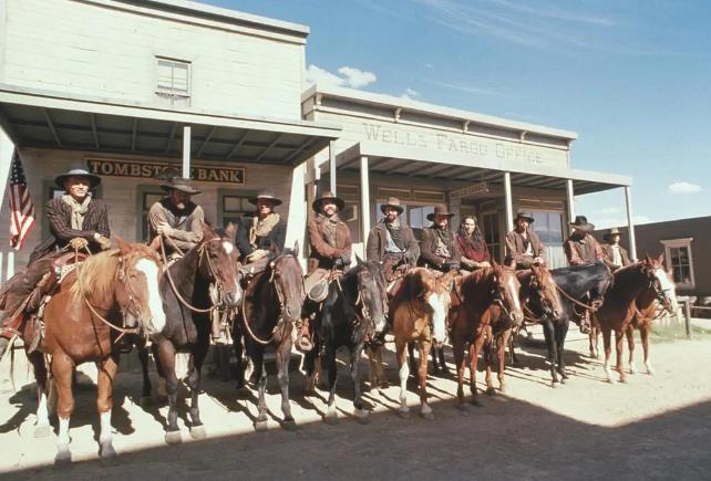 《义海倾情》经典西部传记：警长怀特.厄普的传奇人生下载