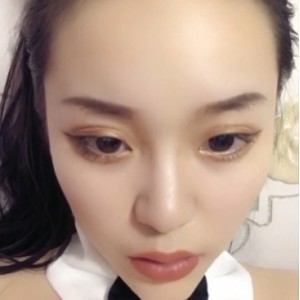 气质女神戴着兔耳朵约会私拍