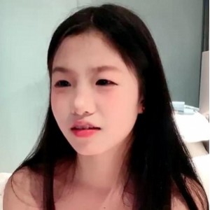 在读校花-你的宇吖！ [2V-1.7G]