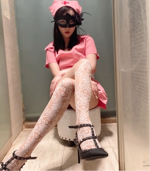 丝足少女《miumiu》自我安慰自拍