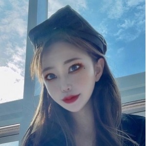 Onlyfans颜值天花板优质反差《queenseoa》吃瓜私拍