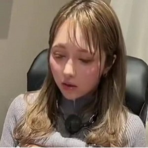 最新9月订阅 超人气福利姬-RirisuAmano[304V-1.3G]