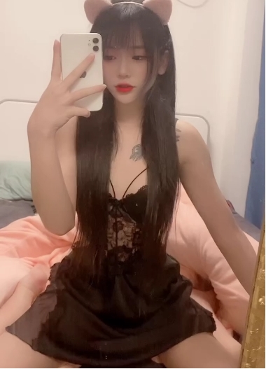 可爱气质妹子《璐》露脸