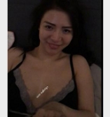 外企公司风韵犹存美女白领御姐，私下竟与小青年各种自拍