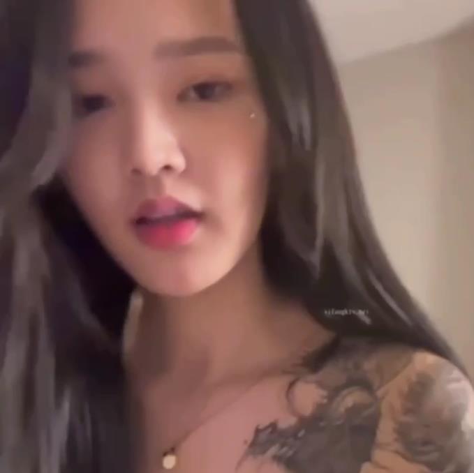 优质清纯嫩妹-第一时间通知闺蜜~又有得吃了~[1V-643M]