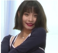 A&F《张小美》展示她的可爱脚丫