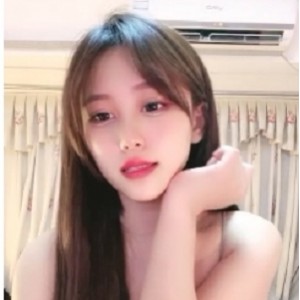 颜值明星脸《哥哥想要嘛》下水表演