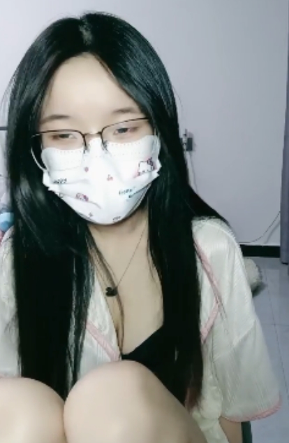 +??新人登场~很小很嫩很可爱~【嫩星星】首场开秀洗澡扒某处+