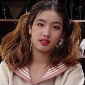 足系列女神《Ayan》双马尾超短裙棉袜脚第一步