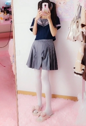 皮皮娘《又又酱》学生服装未展示视频