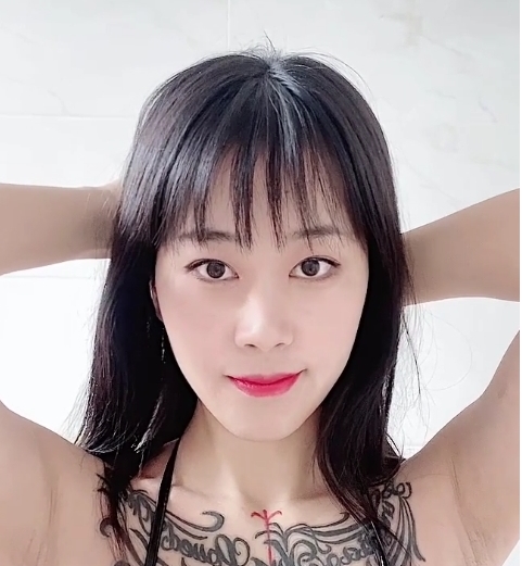 《张贺玉》吃瓜自拍全收录