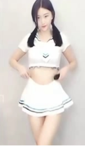 虎牙《要要》6000元定制全新展示