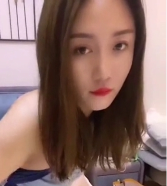 《丝足小语》服装丝袜一对一诱惑