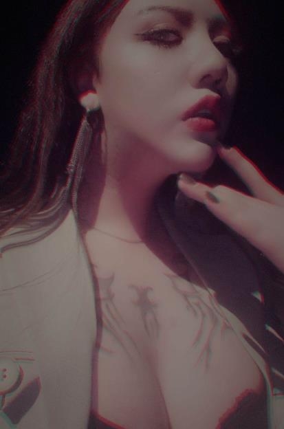 优质某推网红韩雅茜全集整【52P+38V+2.4G】百...