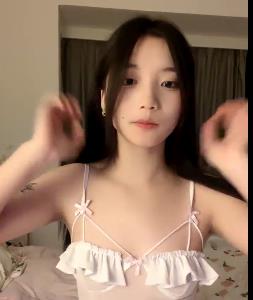 校花回归！长腿优质身材~跳D自W+[7V-1.39G]