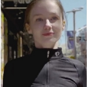 乌克兰模特《Emily》纽约繁华大街展示