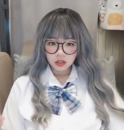 清纯卡哇伊18妹子《肉庄梦莉奶糖》自玩