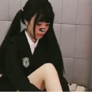 露脸糖心新人-创可贴贴 [3V-790M]