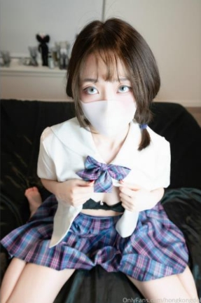 P站高人气HongKongDoll（玩偶姐姐）最新情人节佳作