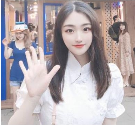 南航八字大奈丰腴空乘二度幽会把玩