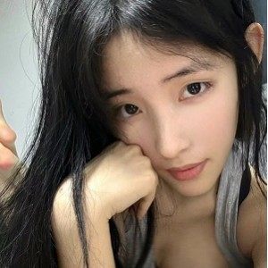 抖音福利姬 张人 24v 3.75g