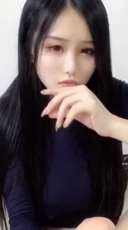 [转载搬运]+易直播丨妮妮酱+定制丝足舔脚视频+[1V+199M][百度盘]