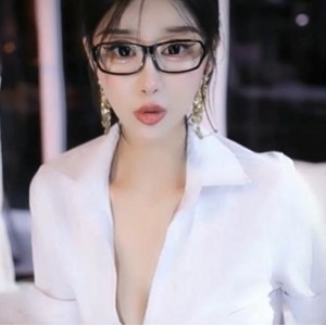 CC小恩雅-带民工回家-善良老师被骗-定制剧情[1V-572M]