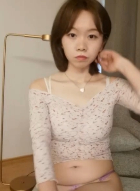 新人沉沦【你的小九】白白嫩嫩大罩杯小女人+全方位展示抠动放飞自我【2.61GB+】【百度云资源永久，1个月内失效补】