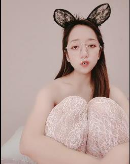 闺蜜俩用巨棍++互C玩X+双方下手都挺狠+1V-556M