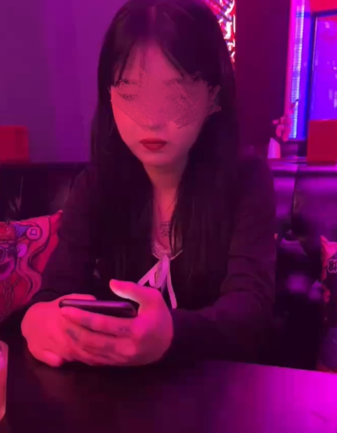 兄妹乱来大神《想草自己的妹妹》??端午放假回家草妹妹【0.6G】