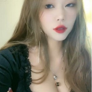 套路直播白桃-劲爆盯送 口水磨铁棒【1V】【1.2G百度云】