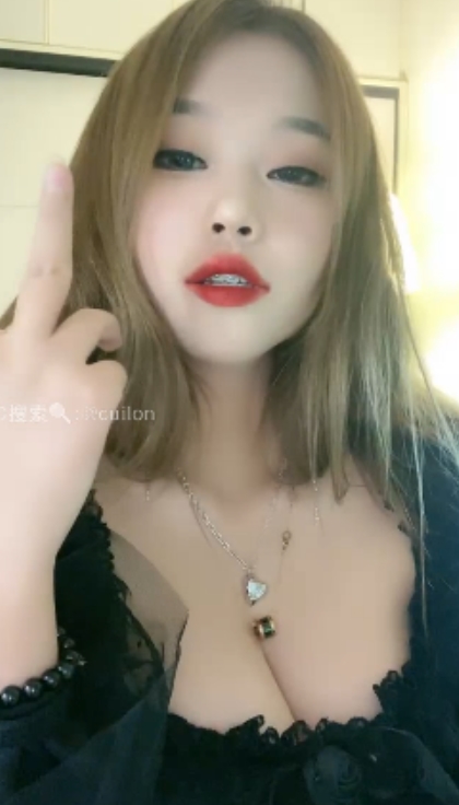 套路直播白桃-劲爆盯送+口水磨铁棒【1V】【1.2G百度云】