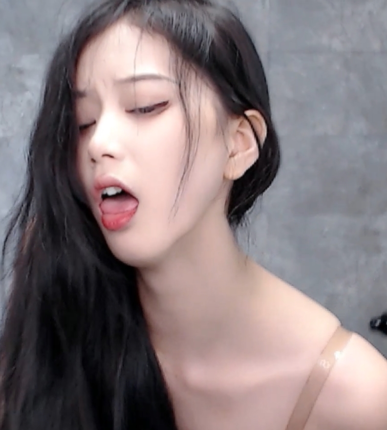 [转载搬运]+CC丨耶耶+定制福利+双视角+怼屏+[2V+422M][百度盘]