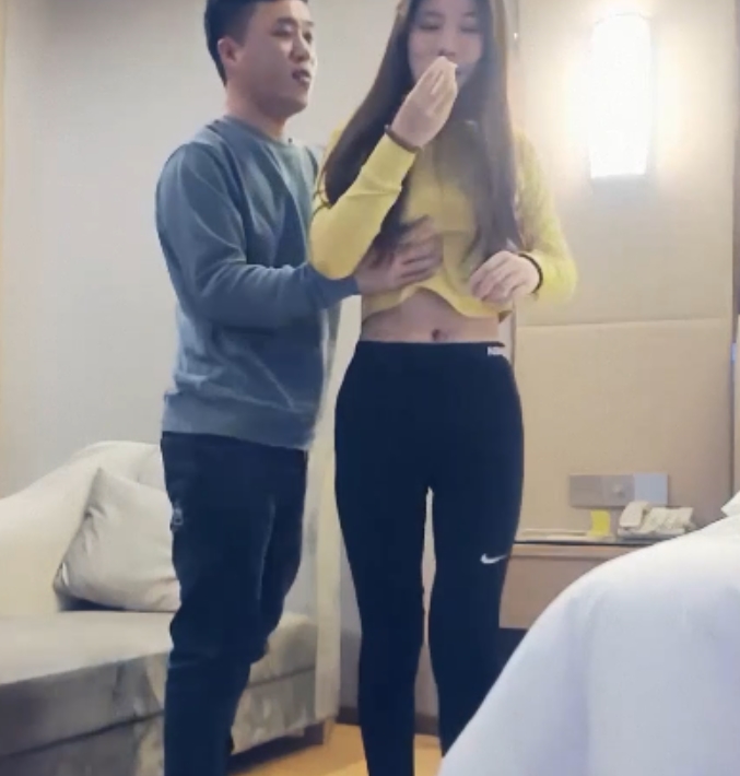 高清修复[男魔小天]178身高车模真正腿玩年[1V+1.02G][百度盘]