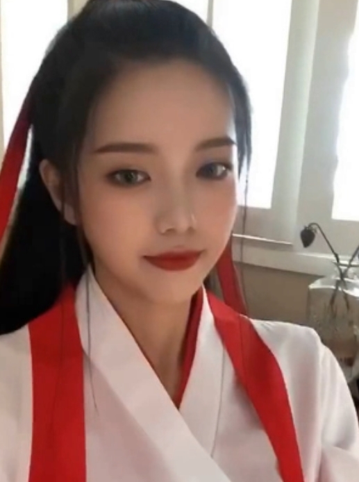 高价购买!!超美女神【空姐琪琪】私拍粉丝互动特写扒拉神秘处