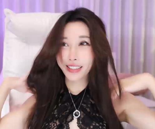 Peeggy-fun-身材劲爆光“阴”尤物~强力喷S【7V-3.7G】