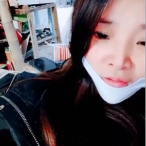 小卖部放飞自我【小妹水多】下面喷的吱吱作响~上面人多