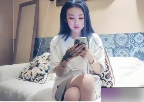 探花约拍高颜值蓝头发妹子作品一部