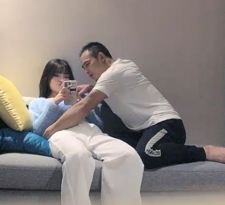 某推超高点击率优质国人美女(兰兰鹿鹿)真实绝版散播线下1V1私拍散播合集_7V2.5G