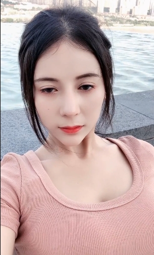 快手超火爆美女优质美女浮力主播《于欣柔热爱生活》（你的女友安小希）最新散播稀缺合集_25v