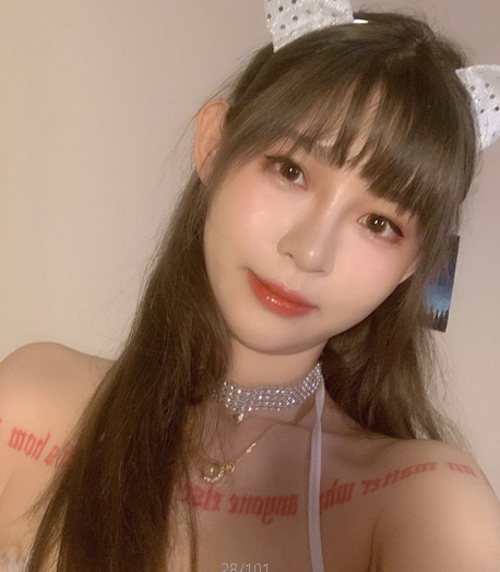 斗鱼超人气网红大咖坐拥600万粉顶流网红（痞幼）最新散播性感私拍完整合集877P500M