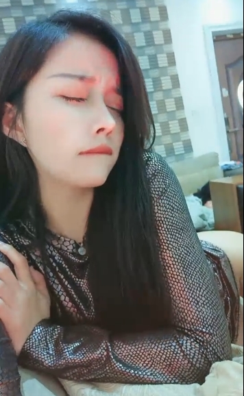 虎牙新晋超人气本土优质美女网红浮力主播（一库一库）有尺度自娱自乐银X热舞完整合集（1v1.08g）