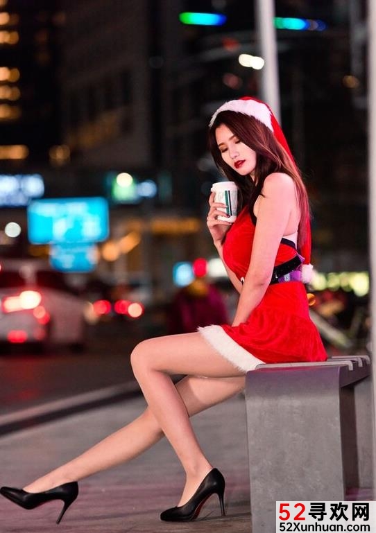 街拍+高跟长腿圣诞女郎作品一部