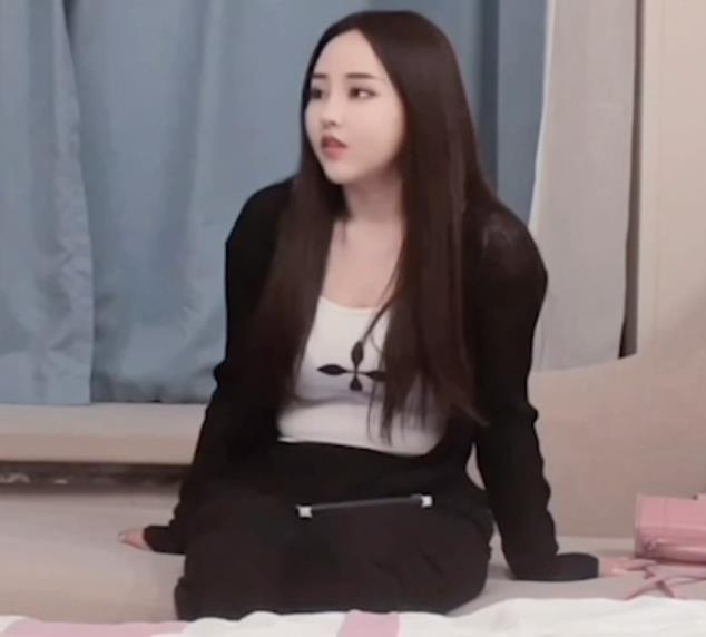 小飞探秘优质妹子7部露脸小合集