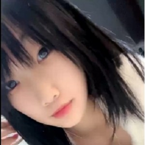 [转载搬运] 80多斤苗条妹妹！飞机场超粉某处！翘起屁屁扒拉神秘处特写 [1V+997MB][百度盘]