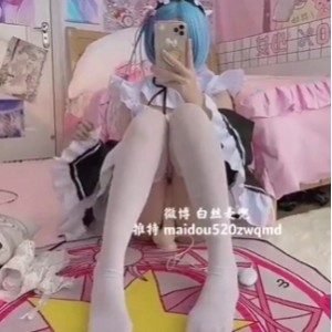 [转载搬运] 福利姬麦兜小可爱会员私拍展示尿尿放飞自我互动 [1v+879MB][百度盘]