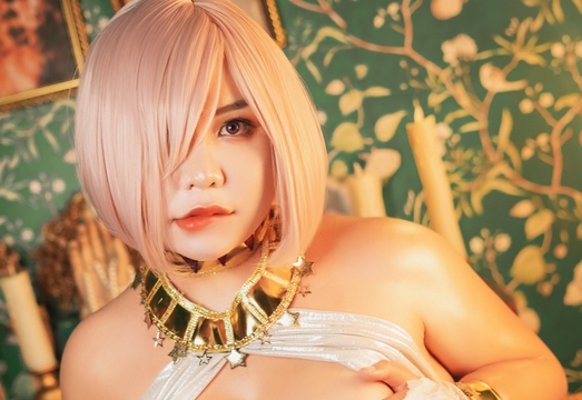 【申精】【百度云】【自行打包】推特大罩杯巨臀福利姬queenie+大图合集【578P/1.74G】