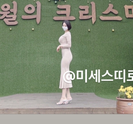 【超优质】大罩杯妻子+mrsddirori+Onlyfans+福利合集,团建展示服装