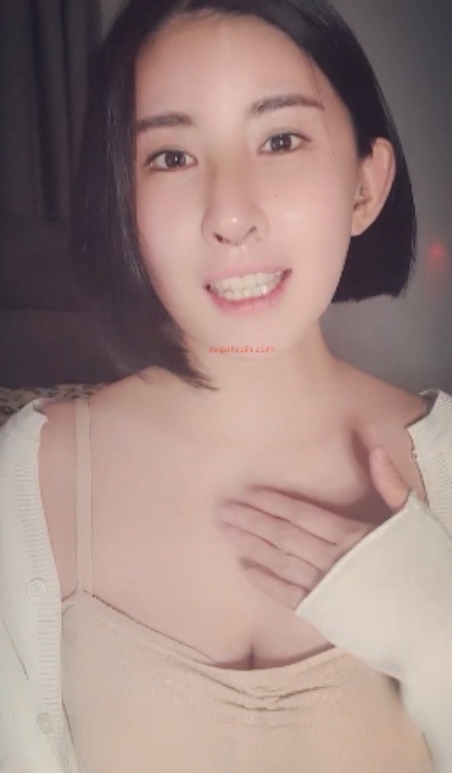 【韩国主播】ekgp0505+劲爆甩奶按摩表演合集【18G】